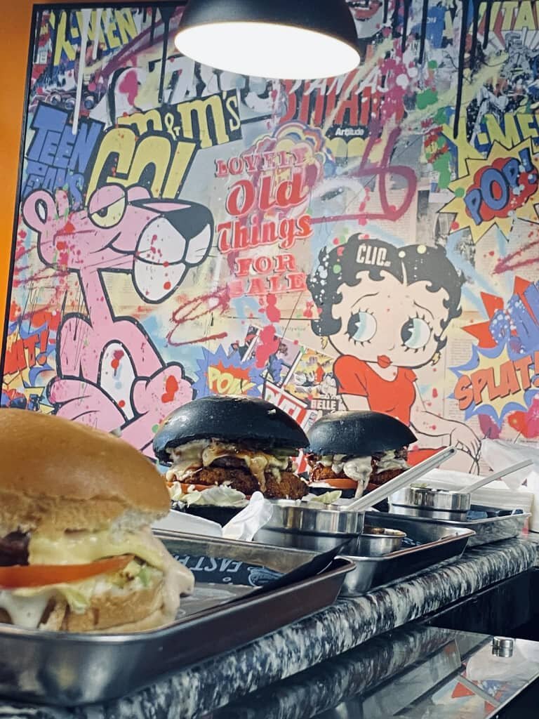 Comptoir El Capo Burger, décor pop art