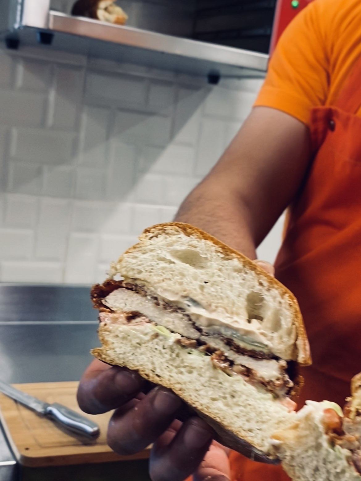 Coupe d'un sandwich El Capo