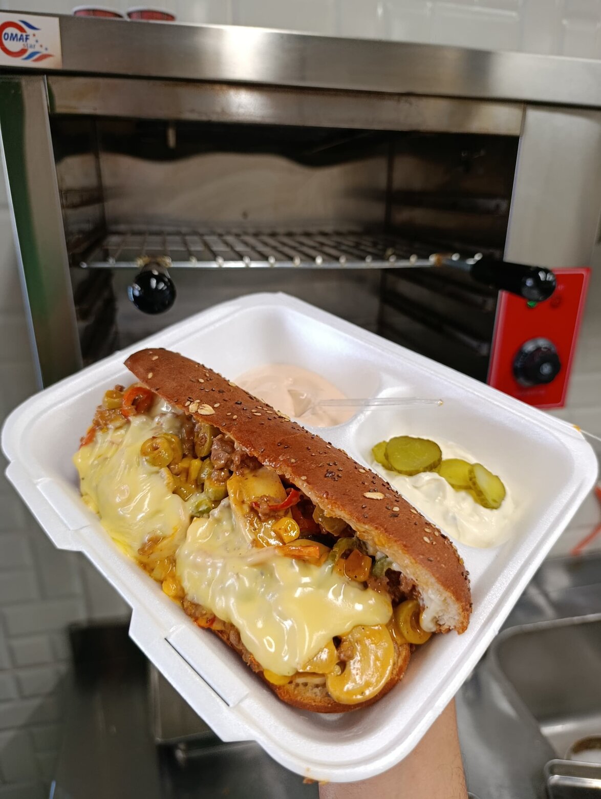 Sandwich baguette en boîte à emporter
